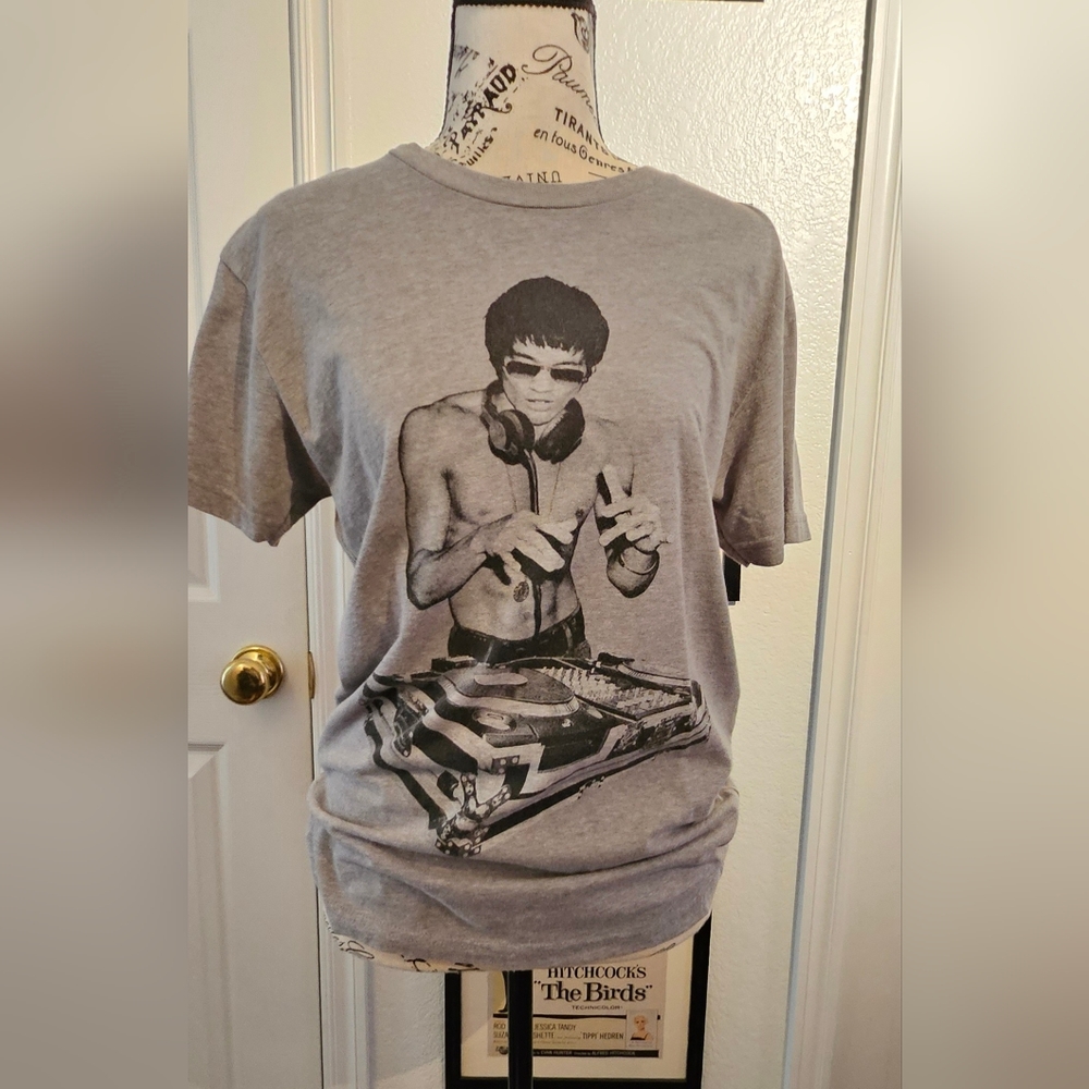 Gung Fu Scratch Official Bruce Lee Merchandise ~ Robert Downey Jr ~ Tony Stark